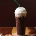 Chocolate Cracking Coffee: Cara Trendi Baru Menikmati Es Kopi Anda! Dapatkan Resepnya